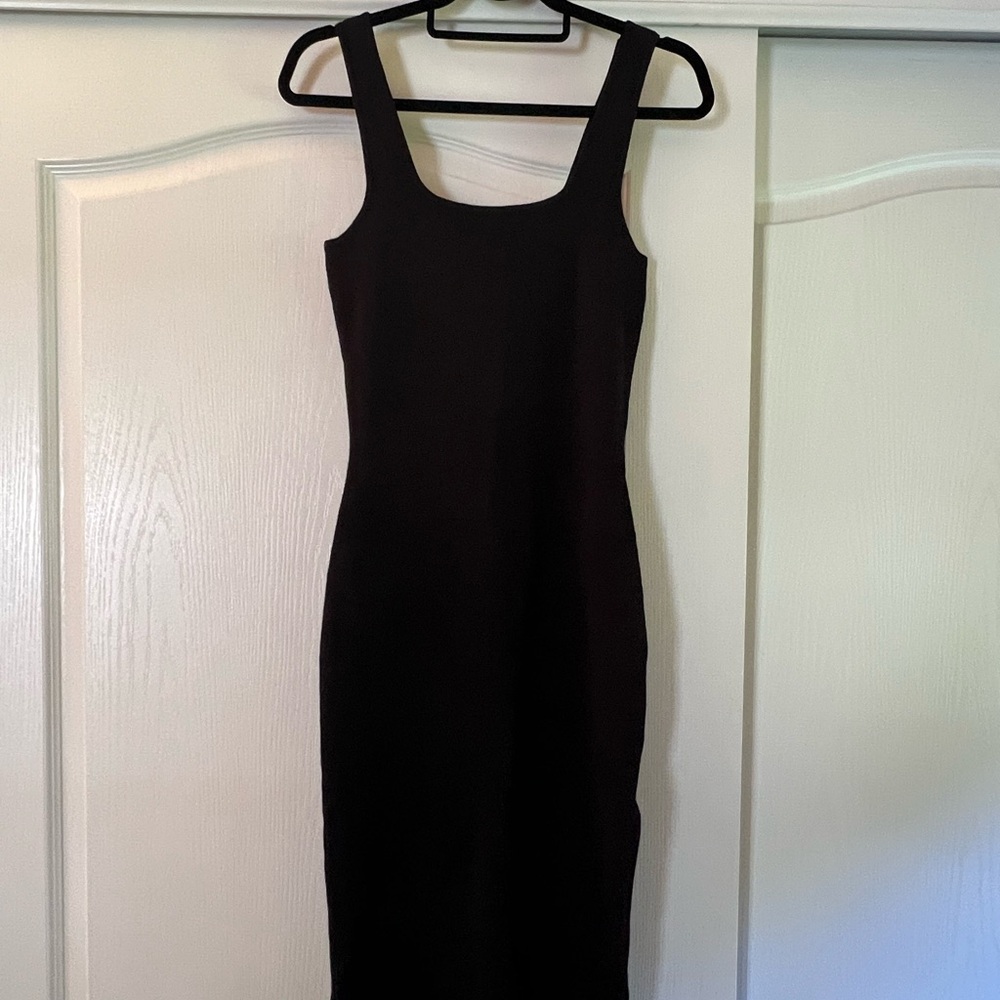 Elegant Black Sleeveless Dress